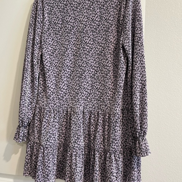 Purple, floral dress. Only worn a couple times. - Picture 2 of 3